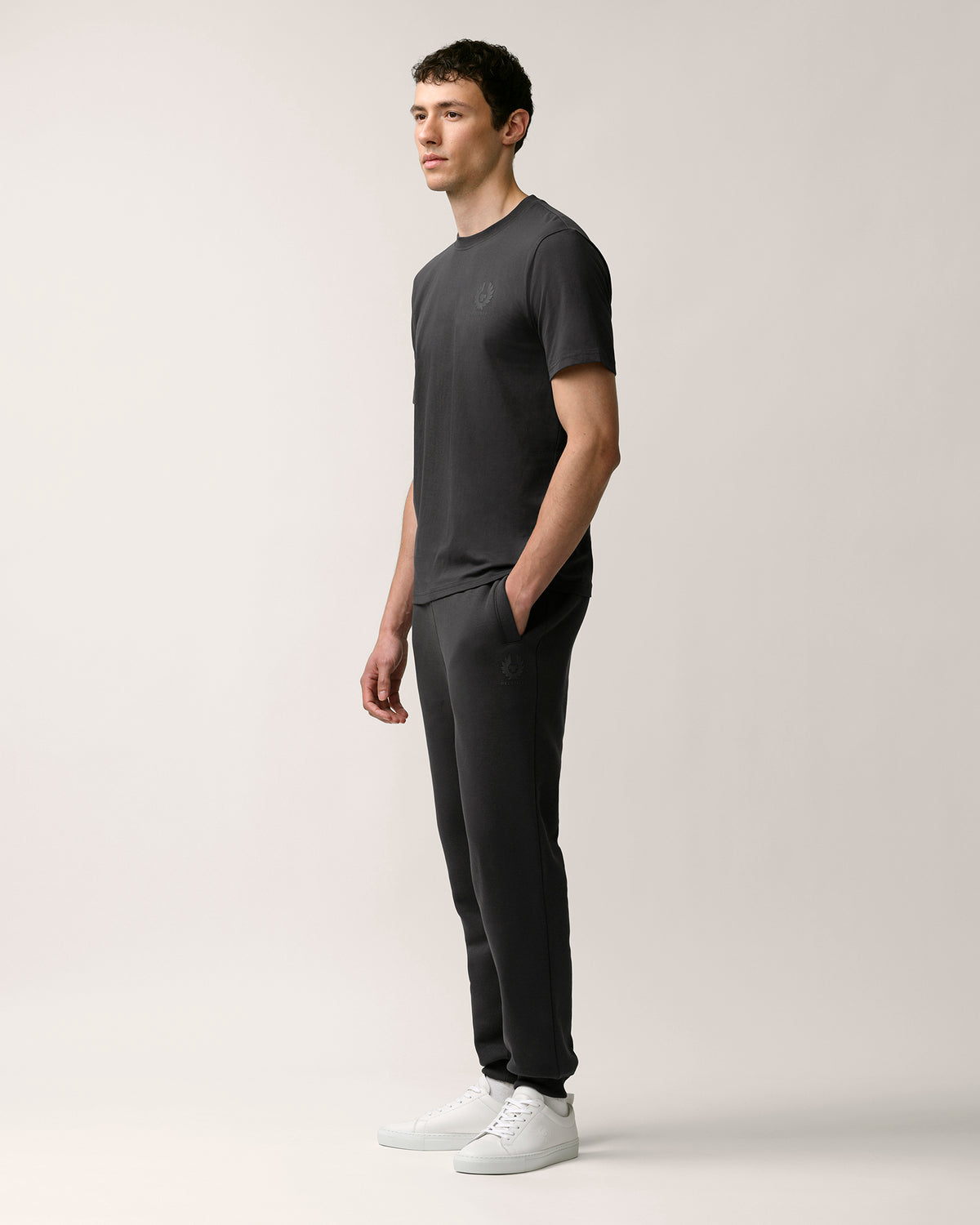 ESSENTIAL T-SHIRT - Washed Black