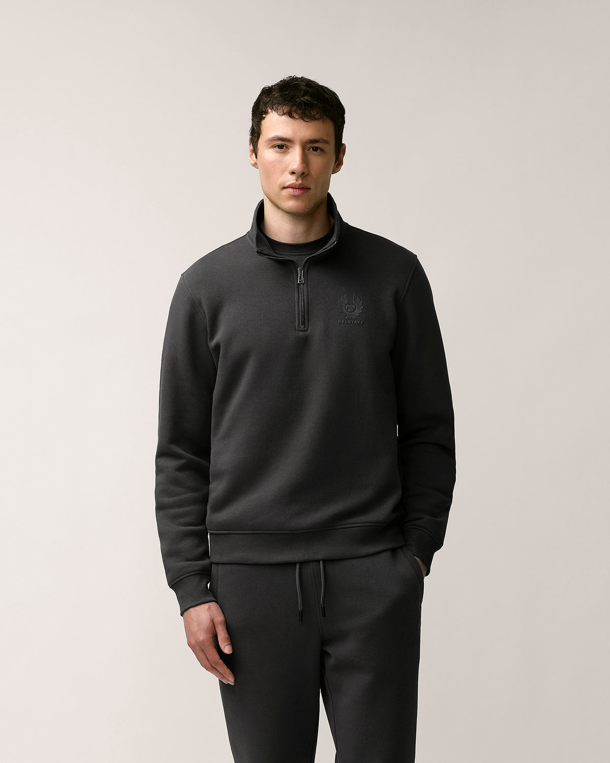 ESSENTIAL SWEATPANTS - Washed Black