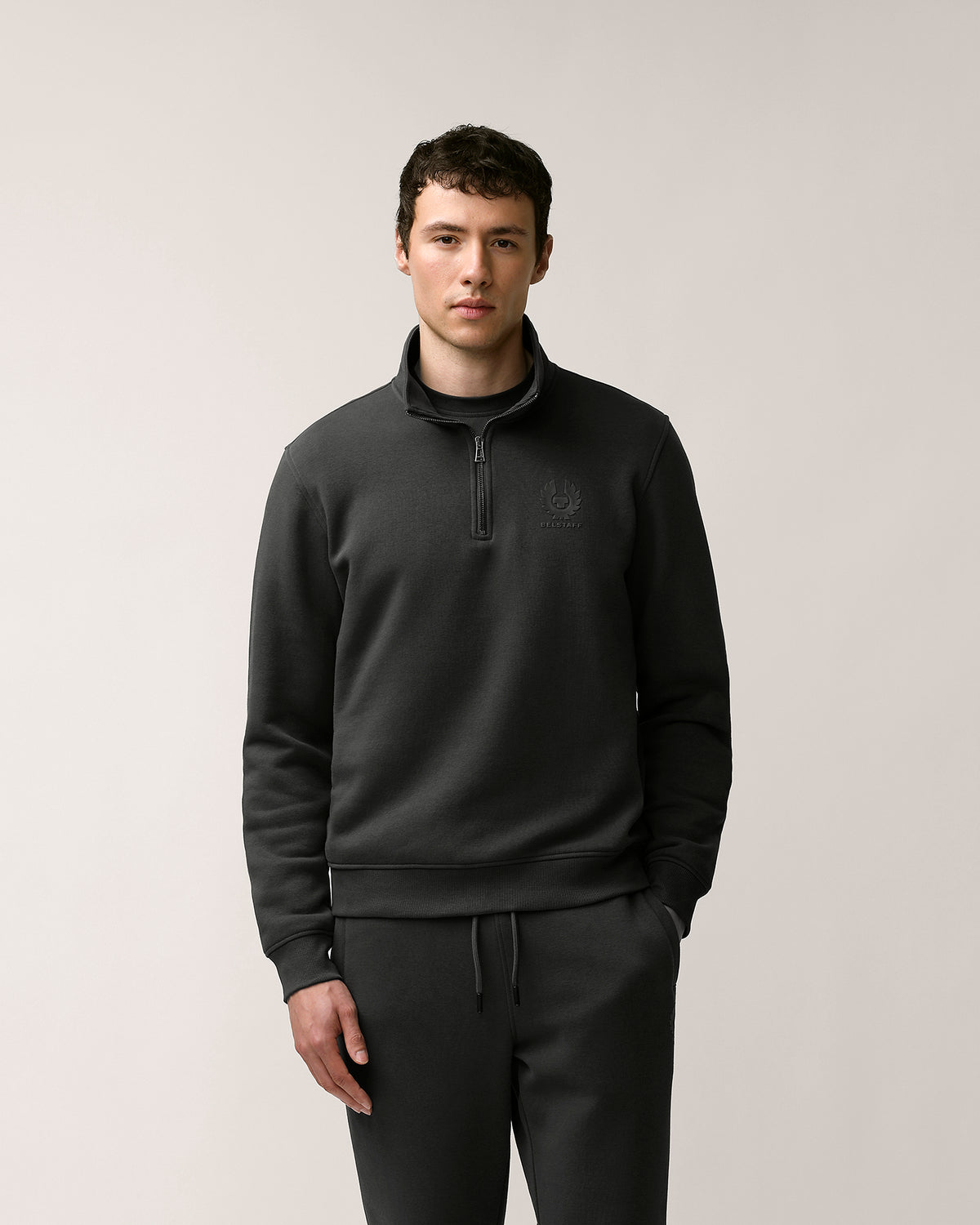 ESSENTIAL QUARTER ZIP SWEATSHIRT - Washed Black