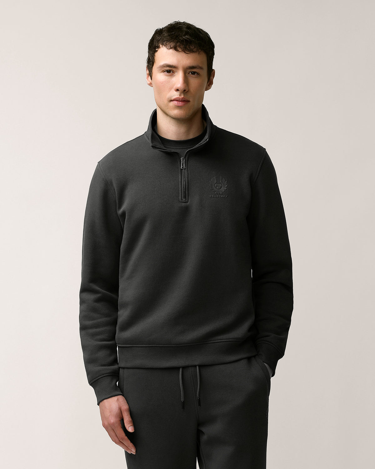 ESSENTIAL QUARTER ZIP SWEATSHIRT - Washed Black