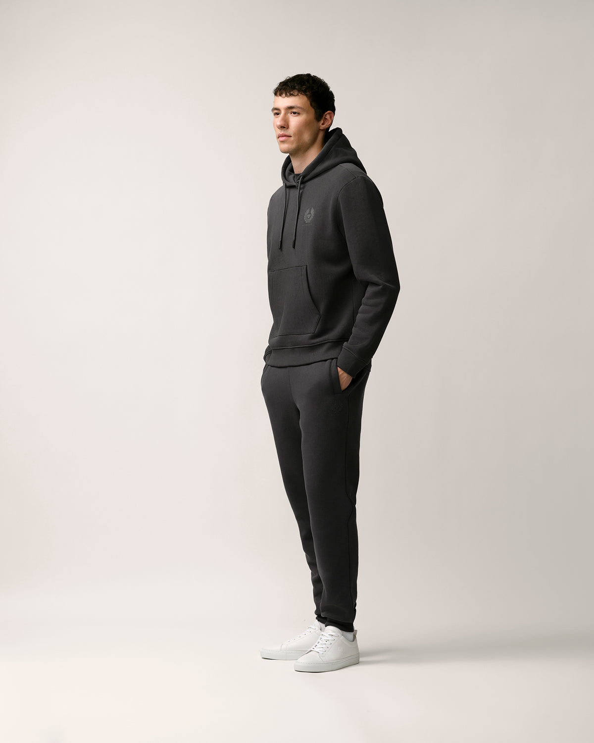 ESSENTIAL HOODIE - Washed Black