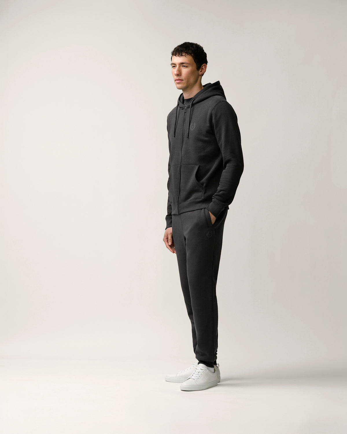 ESSENTIAL FULL ZIP HOODIE - Washed Black