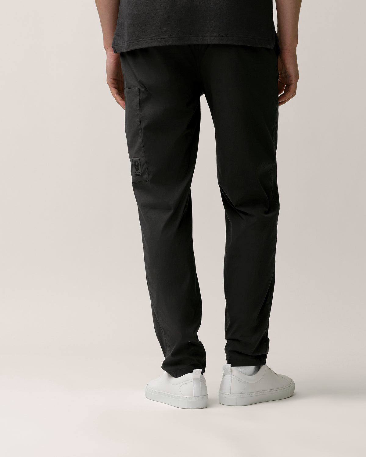 ESSENTIAL CARGO TROUSER - Washed Black