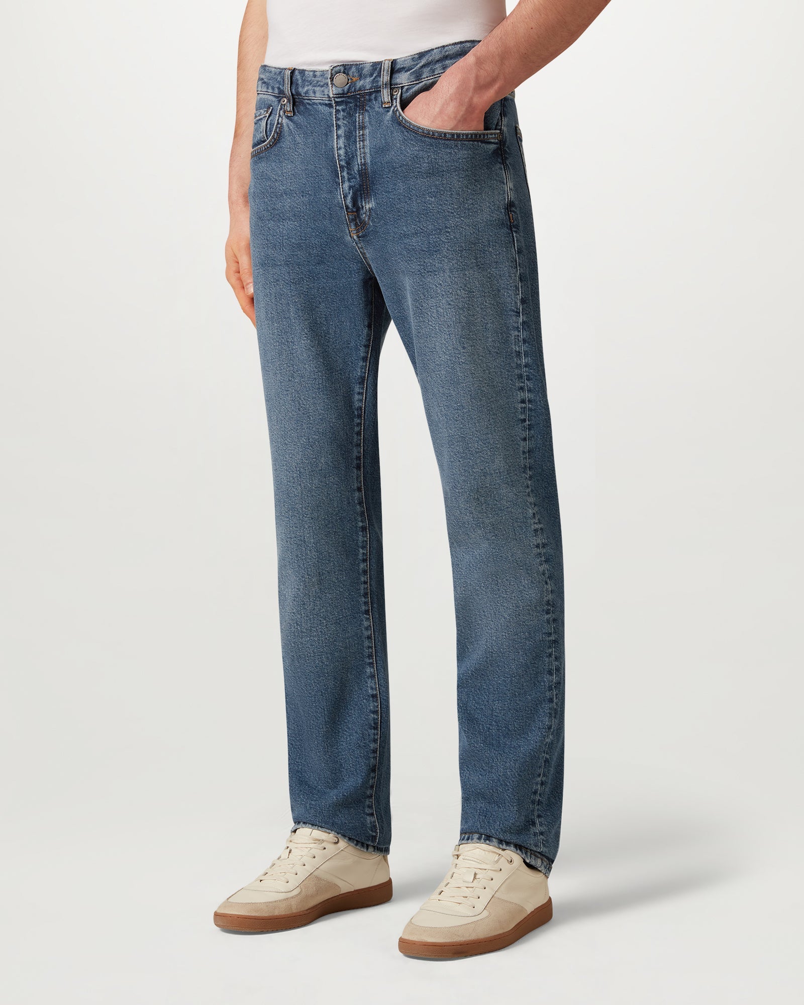 B69 JEAN - Light Wash Indigo