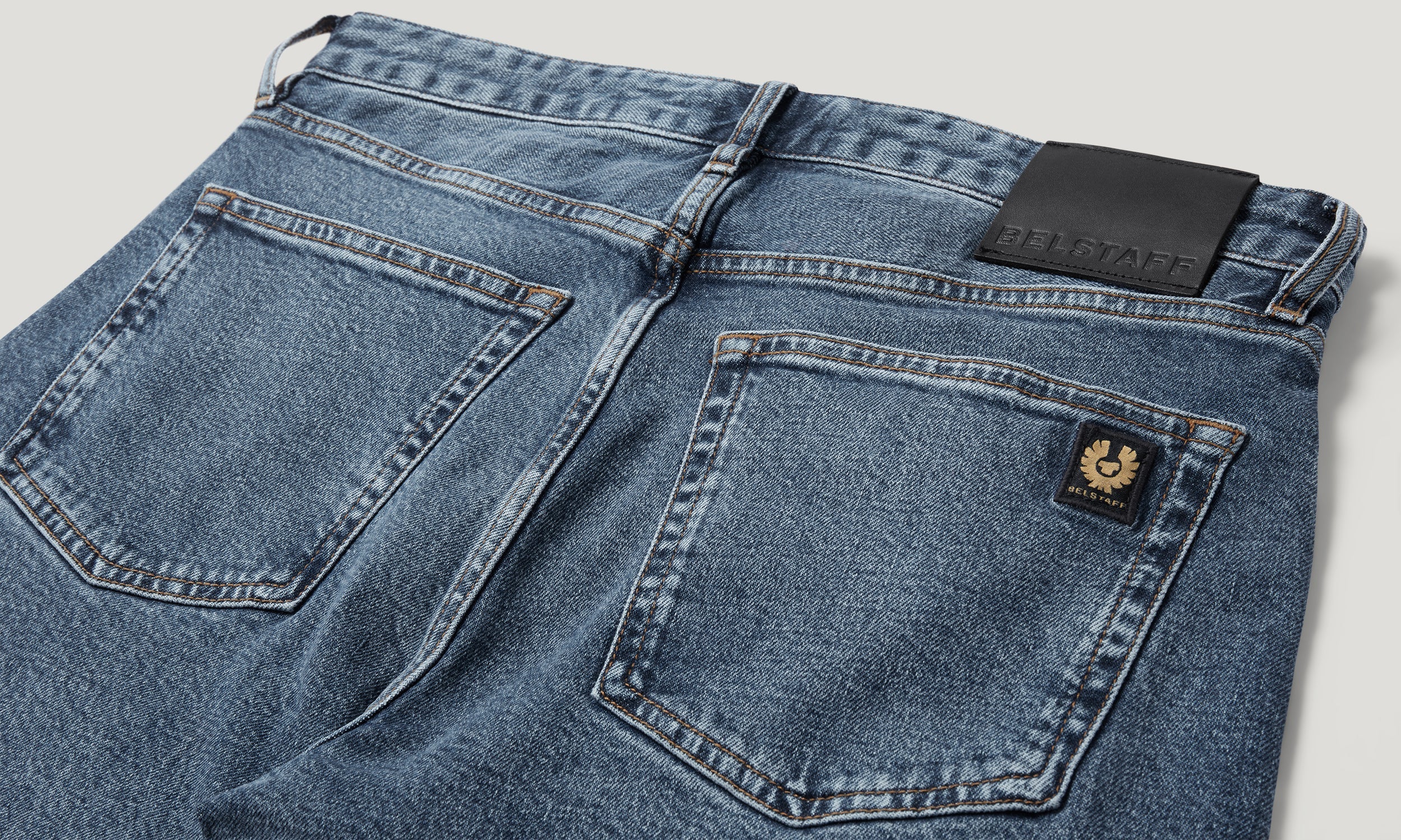 B69 JEAN - Light Wash Indigo