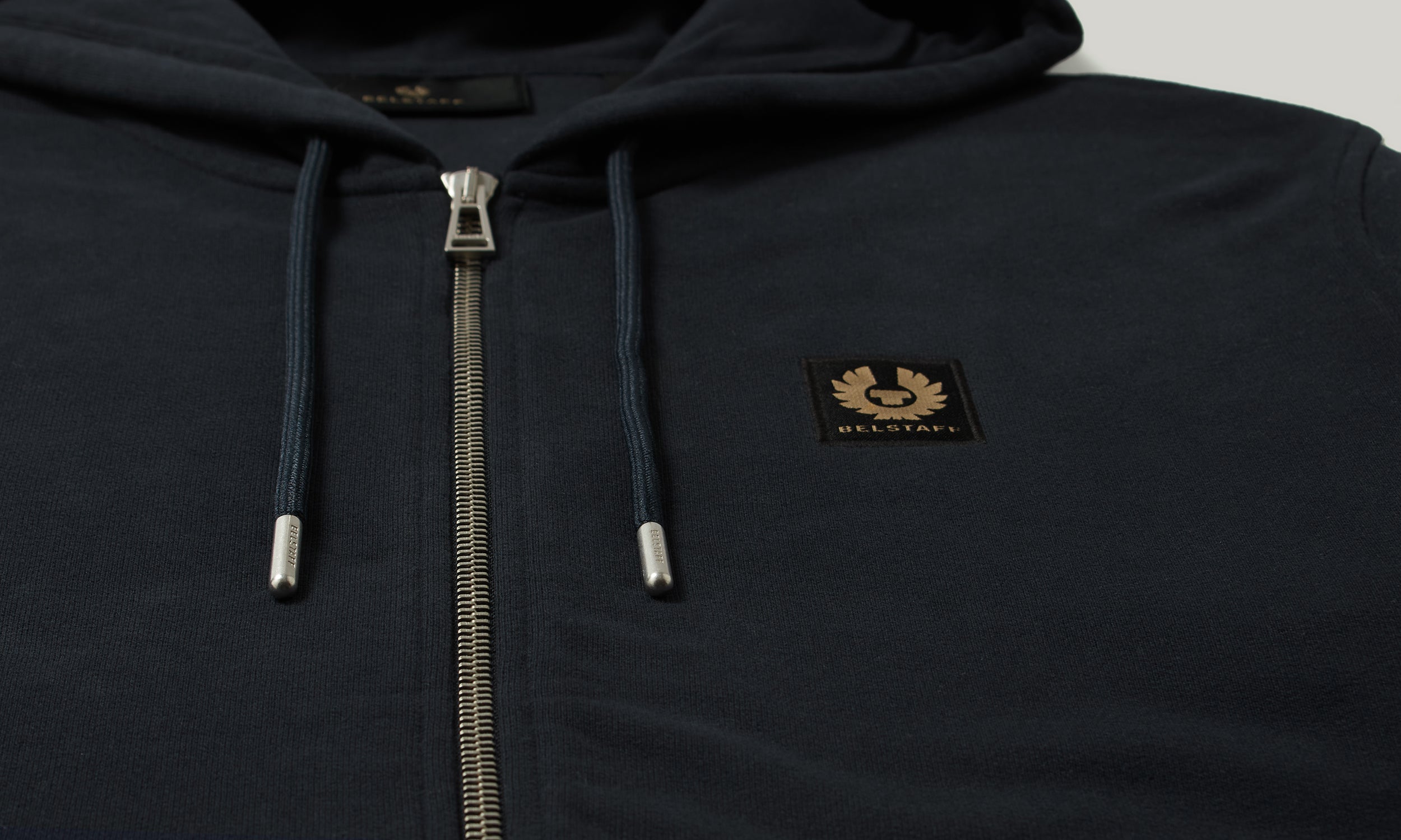 FELPA CON CAPPUCCIO E ZIP INTERA BELSTAFF - Inchiostro scuro