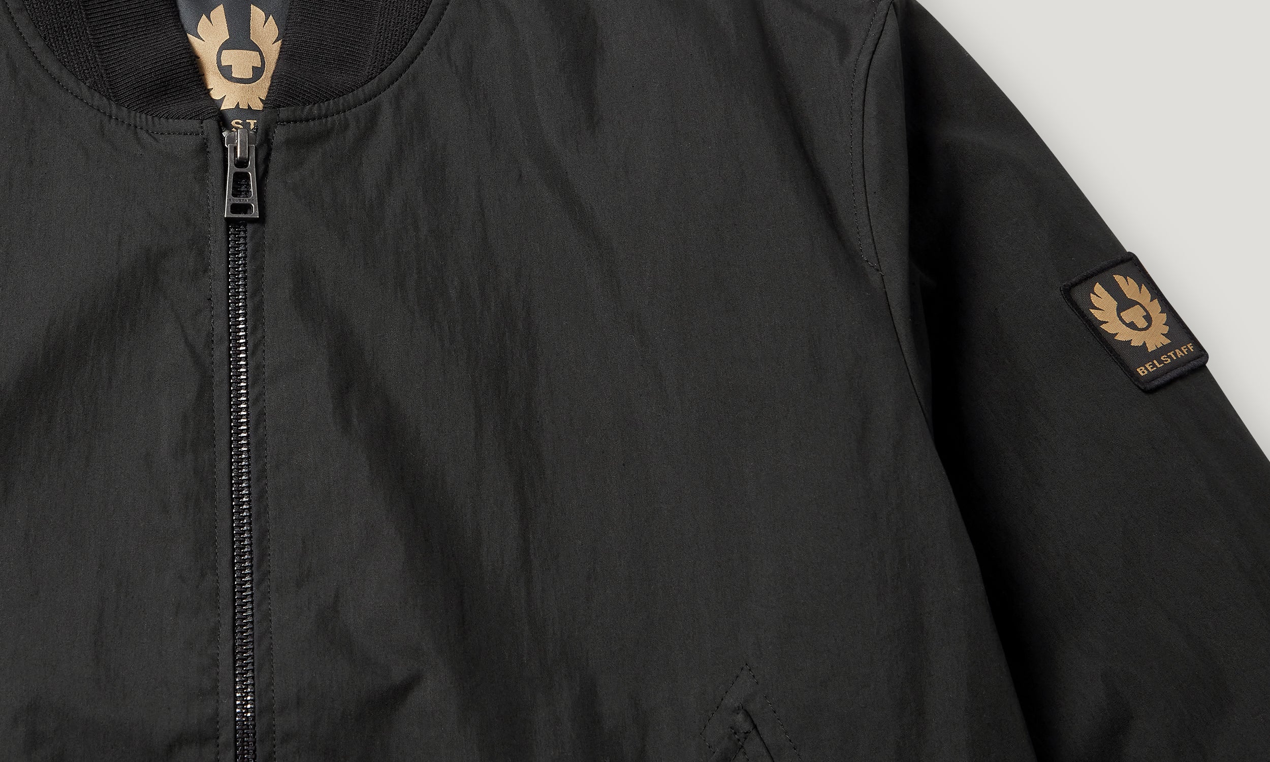 CARRIER JACKET - Black