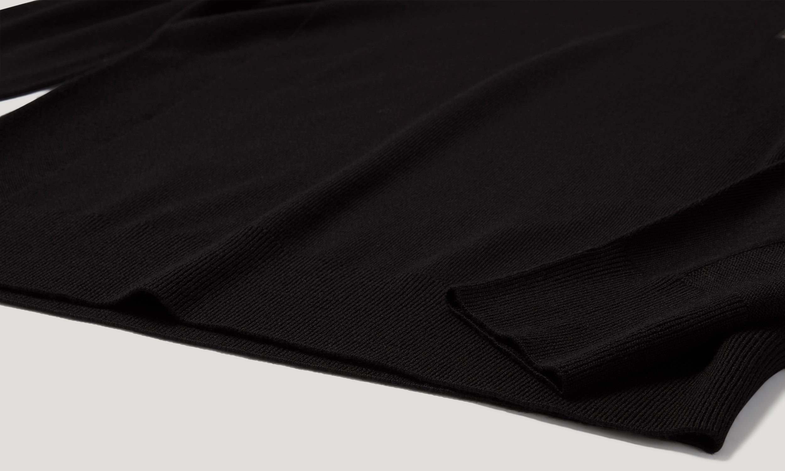 JERSEY DE CUELLO REDONDO DE MERINO COLDEN - Negro
