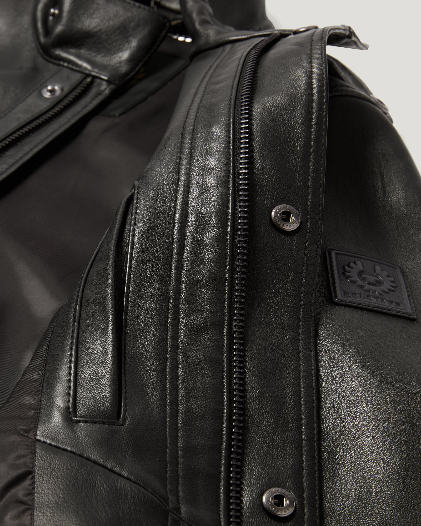 COMPETITOR JACKET - Black