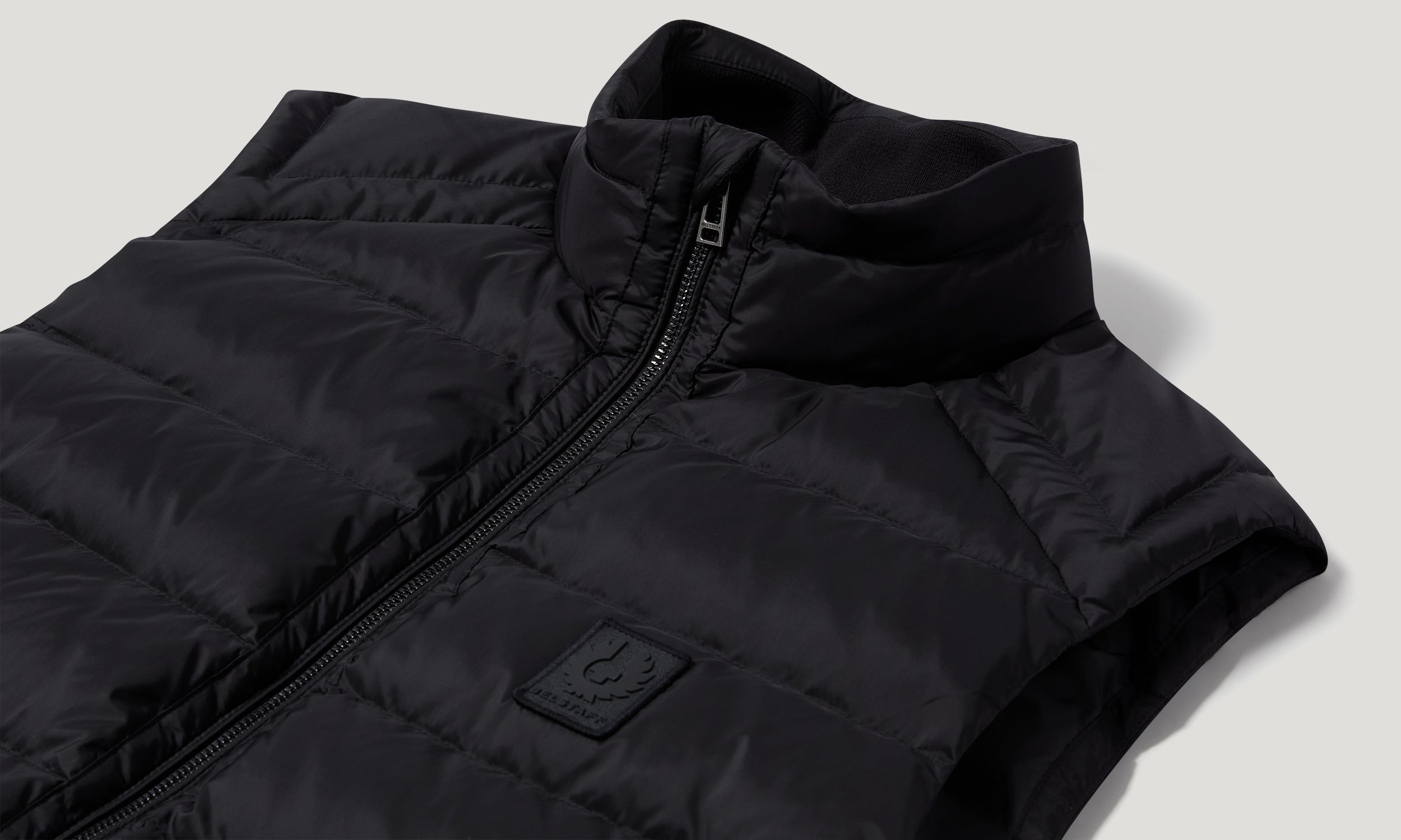 COMPOUND GILET - Black