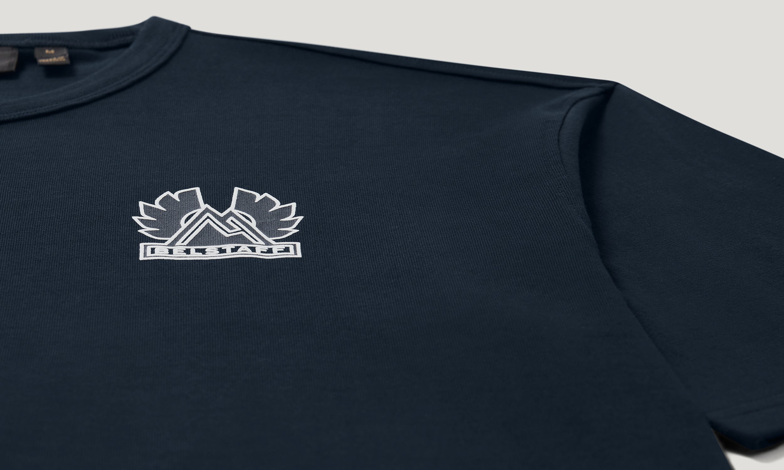 MOUNTAIN LOGO T-SHIRT - Dark Ink