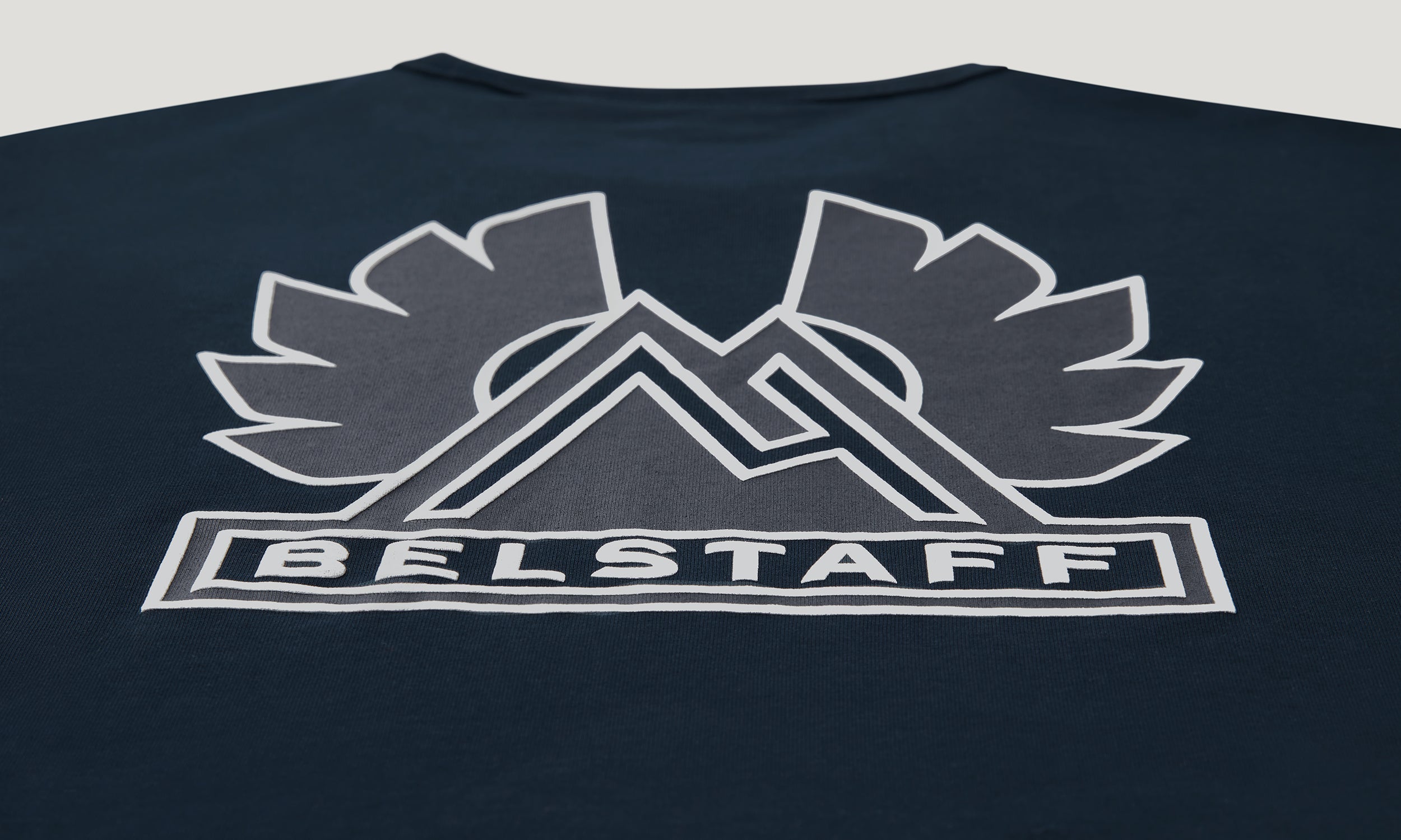 MOUNTAIN LOGO T-SHIRT - Dark Ink