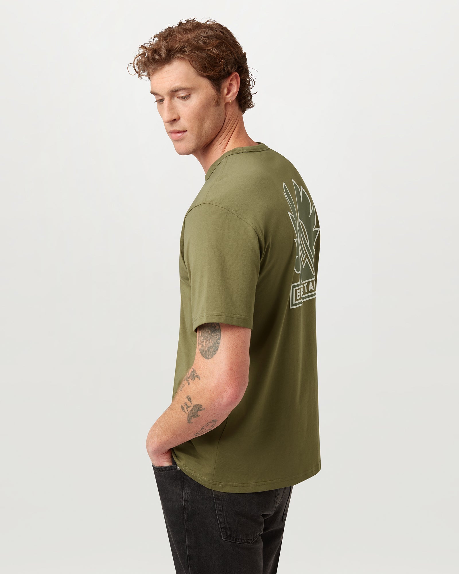 MOUNTAIN LOGO T-SHIRT - Echtes Oliv