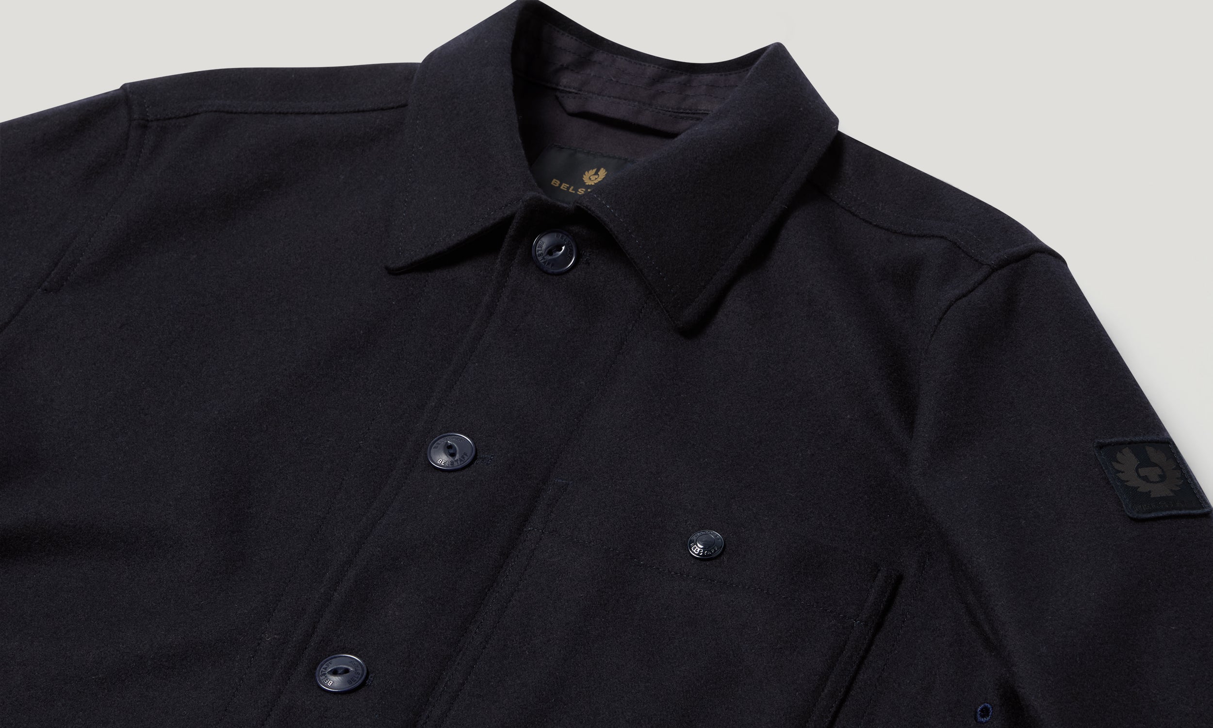 SOBRECAMISA TRAIL - Tinta oscura