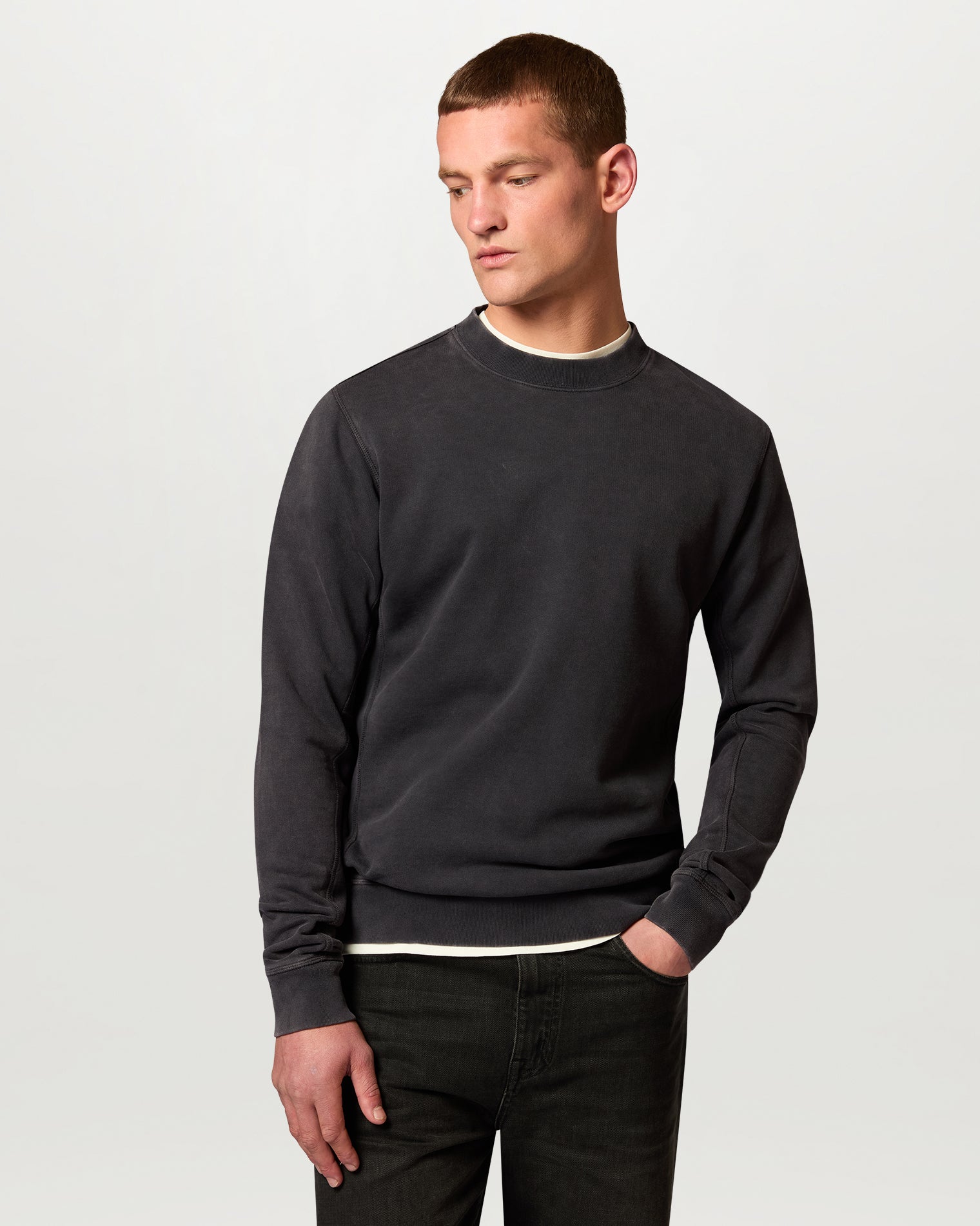 VALLEY GARMENT DYE SWEAT - Washed Black