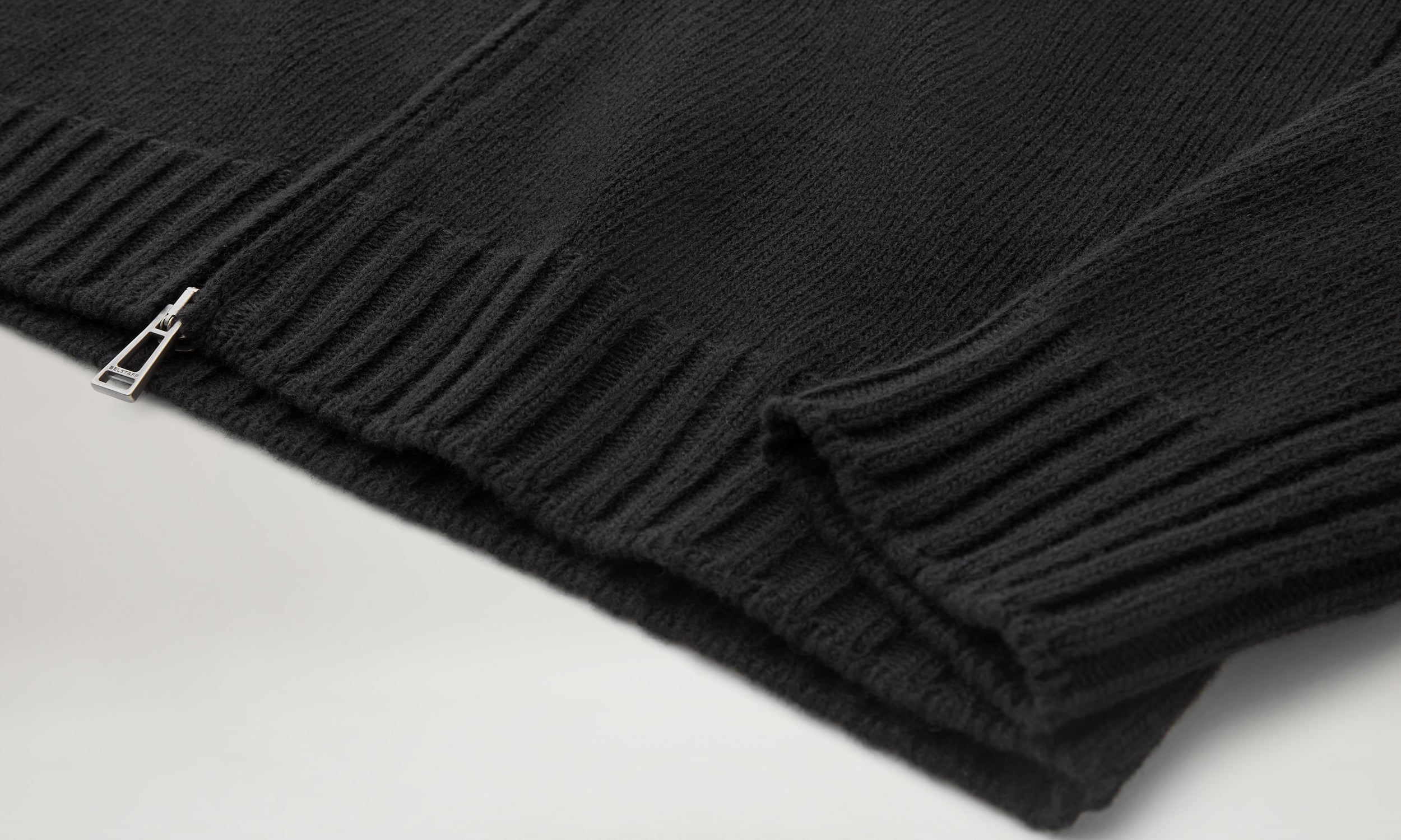 WATCH ZIP CARDIGAN - Black